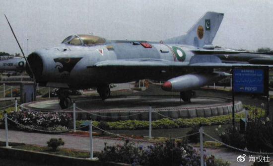 巴基斯坦的歼-6退役后被制成纪念碑