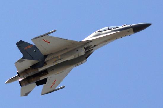 我军已大量装备歼16和歼10B战机 FC31国内前