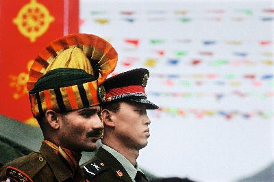 ������ӡ�߽��ϵı߷�սʿ