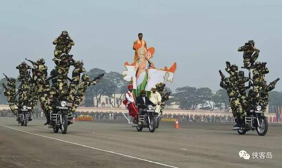 1962�굽�����ѹ�55���ˡ���ӡ��������������һ�����Ӱ�У�û���߳�����