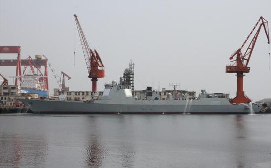 中国055大驱下水并未影响052D舰建造 至少将