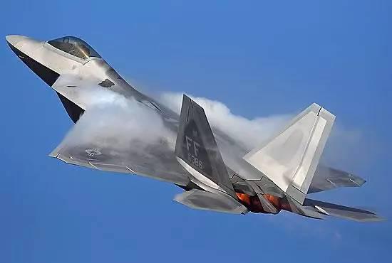 F-22战机就是以高机动性闻名的第5代战机的代表