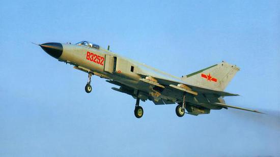 歼20能以战绩10比0完胜三代机 对抗F22结果将