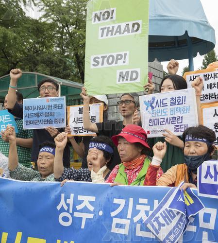 7月31日，韩国首都首尔，韩国民众集会抗议部署“萨德”反导系统。（新华社发）