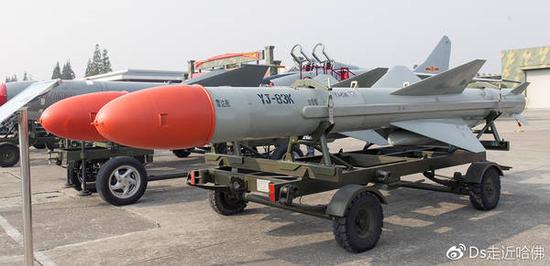 YJ-83K（鹰击-83K）超音速空射反舰导弹，是从YJ-83舰舰导弹发展而来的，属于同一系列。