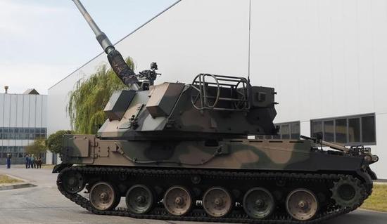 图片:对于K-9的表现不佳,后来订购该炮的波兰干脆只买底盘,而战斗部选择了英国AS90火炮的炮塔。