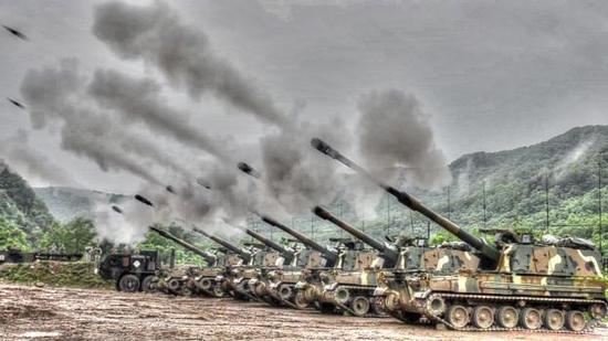 图片：韩国一直吹嘘自己的K-9自行榴弹炮是“亚洲第一炮”。