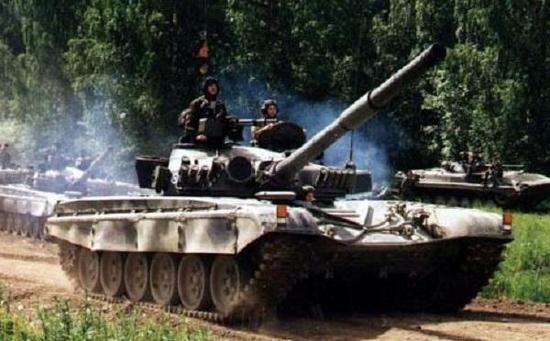 T-72主战坦克是苏联产量最大、使用最广泛的三代主战坦克
