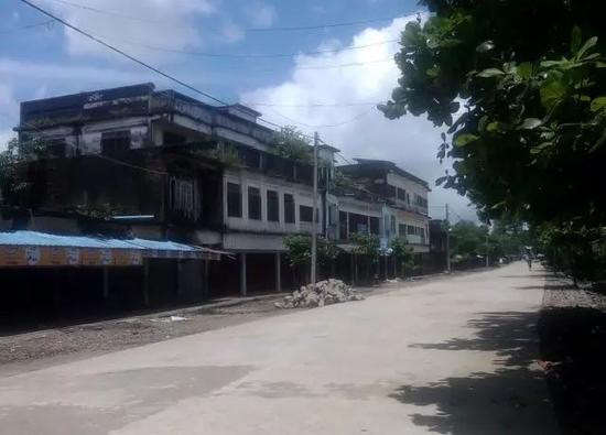 ����8��25��������������϶�����Ŀյ����Ľֵ���Ϯ���¼������󣬵���Ҫ�����ڲ�Ҫ������»���/����