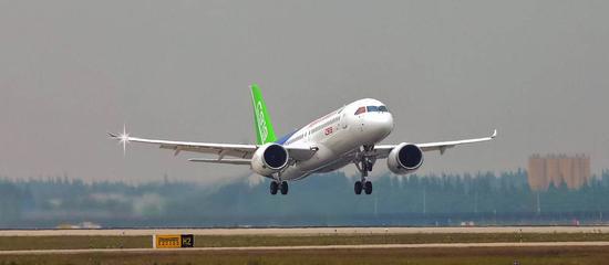 C919�ͻ���2017��5��5�ճɹ��׷�