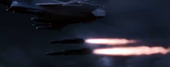 空天猎影片中的歼-10C发射反辐射导弹,摧毁了恐怖分子控制的萨姆-6防空导弹的雷达系统。