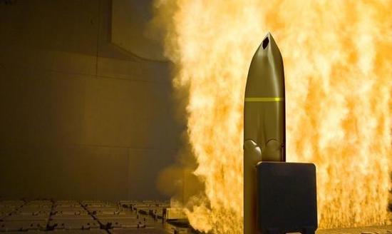 资料图:AGM-158反舰导弹