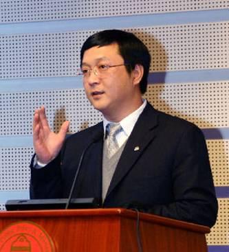 杨伟