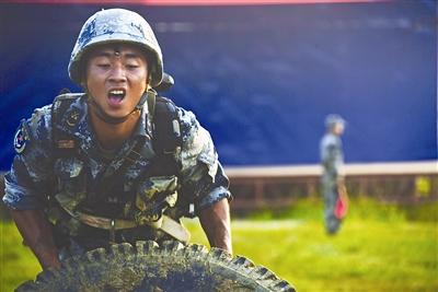 程强在兵王争霸赛赛场上比武