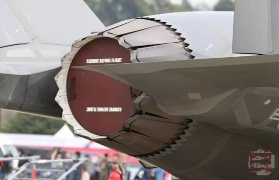 F-35的锯齿喷嘴，采用该设计后飞机后缘兼具红外线、声波与雷达的隐身效果