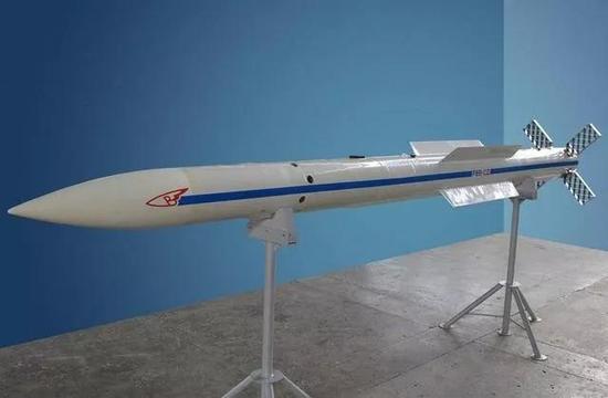 △俄罗斯与AIM-120对应的R-77，其外销价格也已超过100万美元
