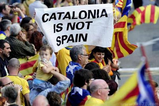 西班牙加泰罗尼亚宣布独立 无法律效力或前途