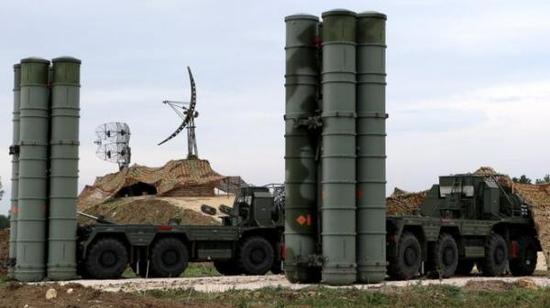 俄在叙利亚部署的S-400导弹系统