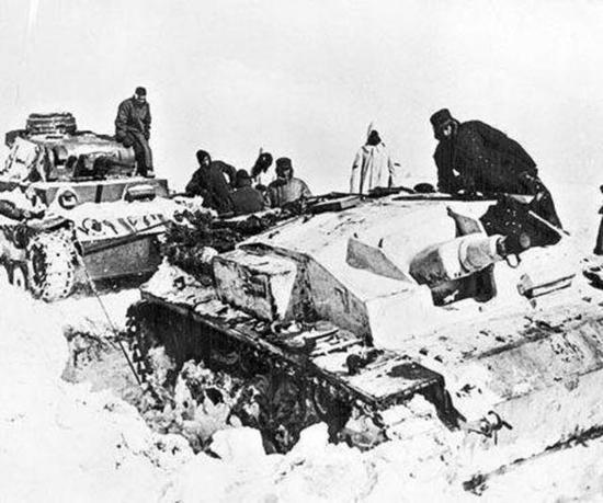 遭殃的德军坦克和突击炮