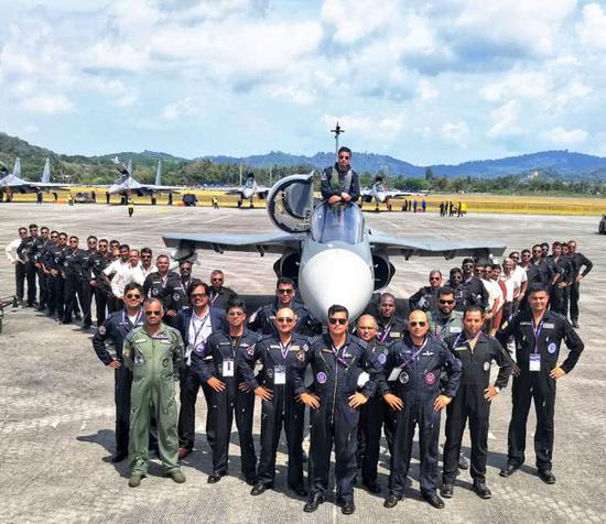 印度从北非到东南亚砸钱问路 欲将LCA卖全球