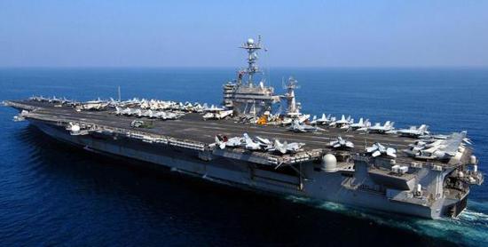 美国两艘军舰又穿越台湾海峡 同时派航母沿越