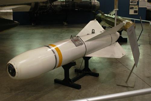 AGM-62“白眼星”滑翔炸弹。