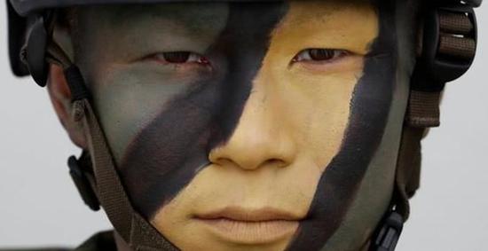 图片:最新成立的日本陆上自卫队水陆机动团士兵。