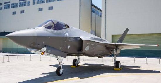 F35