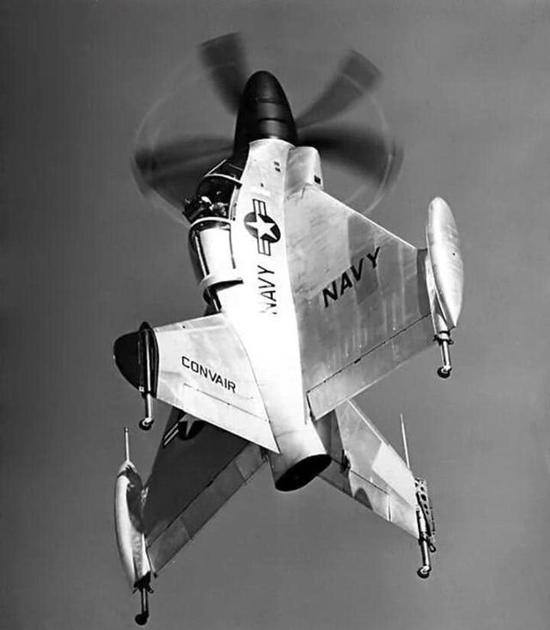 美国50年代的垂直起降方案XFV1，解决不了起降的控制系统问题，飞行事故非常多