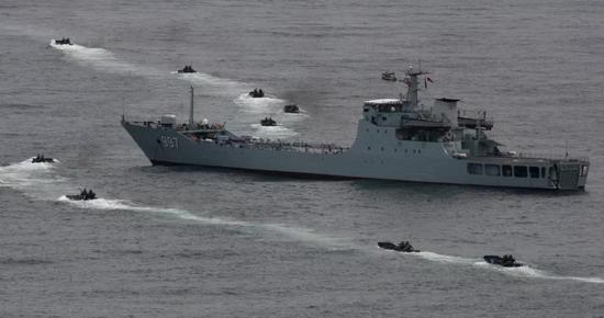 张召忠评075两栖攻击舰海试:对中国海军有这些意义
