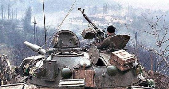 高加索之战中的德什卡机枪