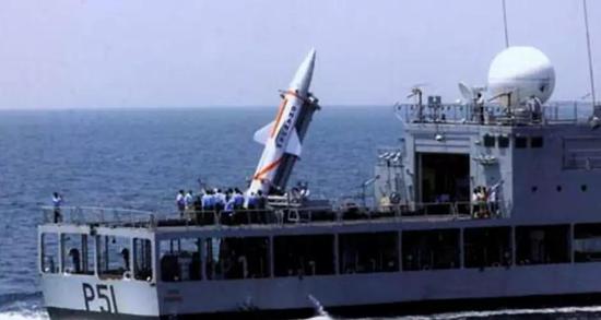 印度“丹奴什”弹道导弹，据说射程只有350千米