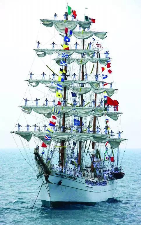 中国海军首艘风帆战舰试航 实用性并不强为何