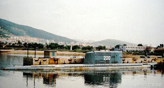 032型潜艇的前辈——031型潜艇是中国海军功勋卓著的老兵