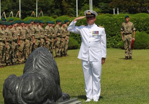 ������֮�ӡ��Ž�����ķ���������У�ں����ĵ�����ʽ��������Ӣ��ʿ���¾�