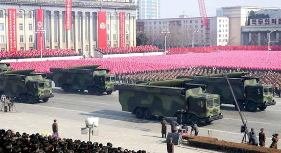 2018年閱兵中首次亮相的“火星”-11導彈，因爲與俄羅斯“伊斯坎德爾”M相似，被網友戲稱爲“金斯坎德爾”（圖源：Global Security）