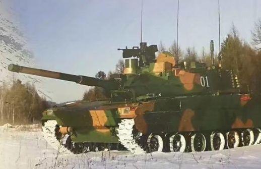 我海洋迷彩涂装新轻坦现身街头 或已装备海军陆战队