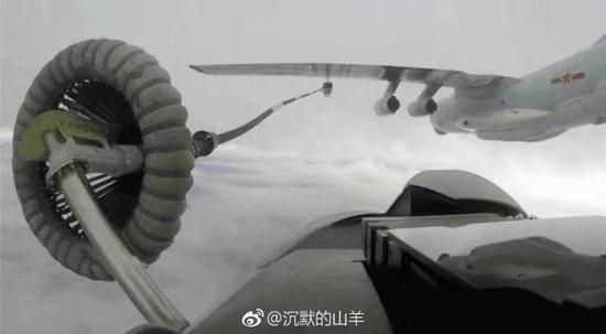 苏30想喝口奶,真是不容易