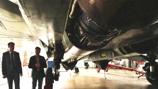 俄军苏57弹仓之谜解开:尺寸巨大 细节比歼20差太远