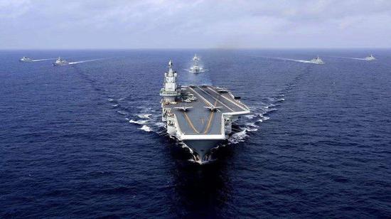 中國海軍遼寧艦航母編隊。