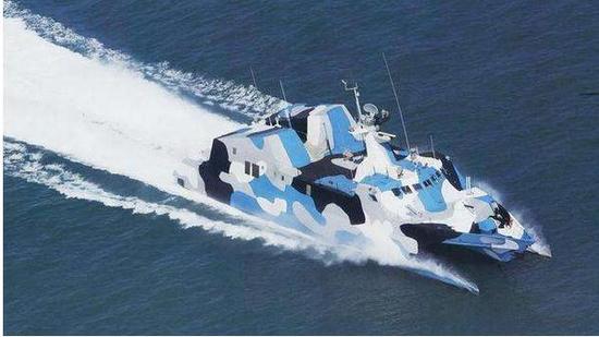 高速穿浪双体艇型的022型导弹艇是中国海军“飞、潜、快”战术的最后辉煌