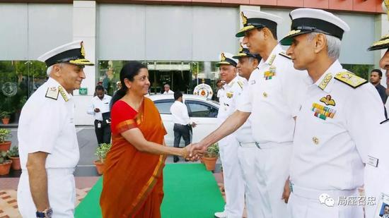 印军扬言派50艘战舰监视中国海军 但船厂却事