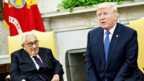 基辛格(左) 特朗普(右)