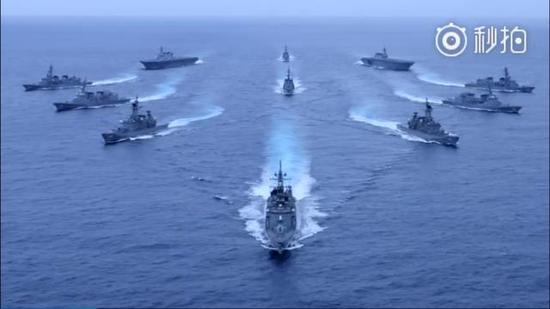 除了出動航母打熱血牌外,日本自衛隊其實打得更多的動漫牌、色情牌。