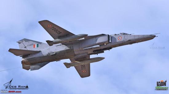 印度自己改装米格27摔了 中国帮孟加拉大修歼7活了