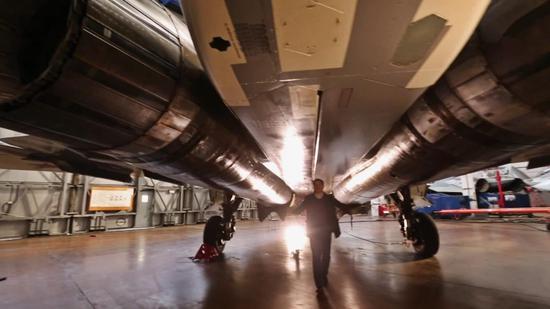 俄军苏57弹仓之谜解开:尺寸巨大 细节比歼20差太远