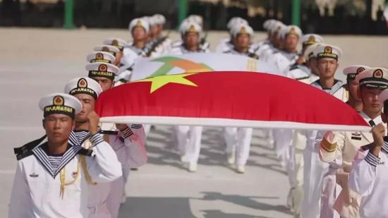 中国海军积极为