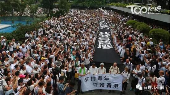网上有什么软件真人在线赌博·双规期外逃17年12次潜回 红通人员终审被判十年