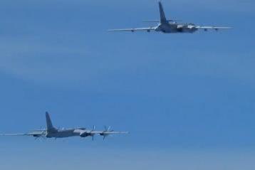 空軍宣傳片中轟-6K與圖-95聯袂巡邏