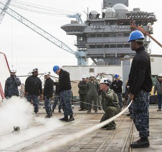 华盛顿号目前正在纽波特纽斯船厂进行更换燃料和维护作业